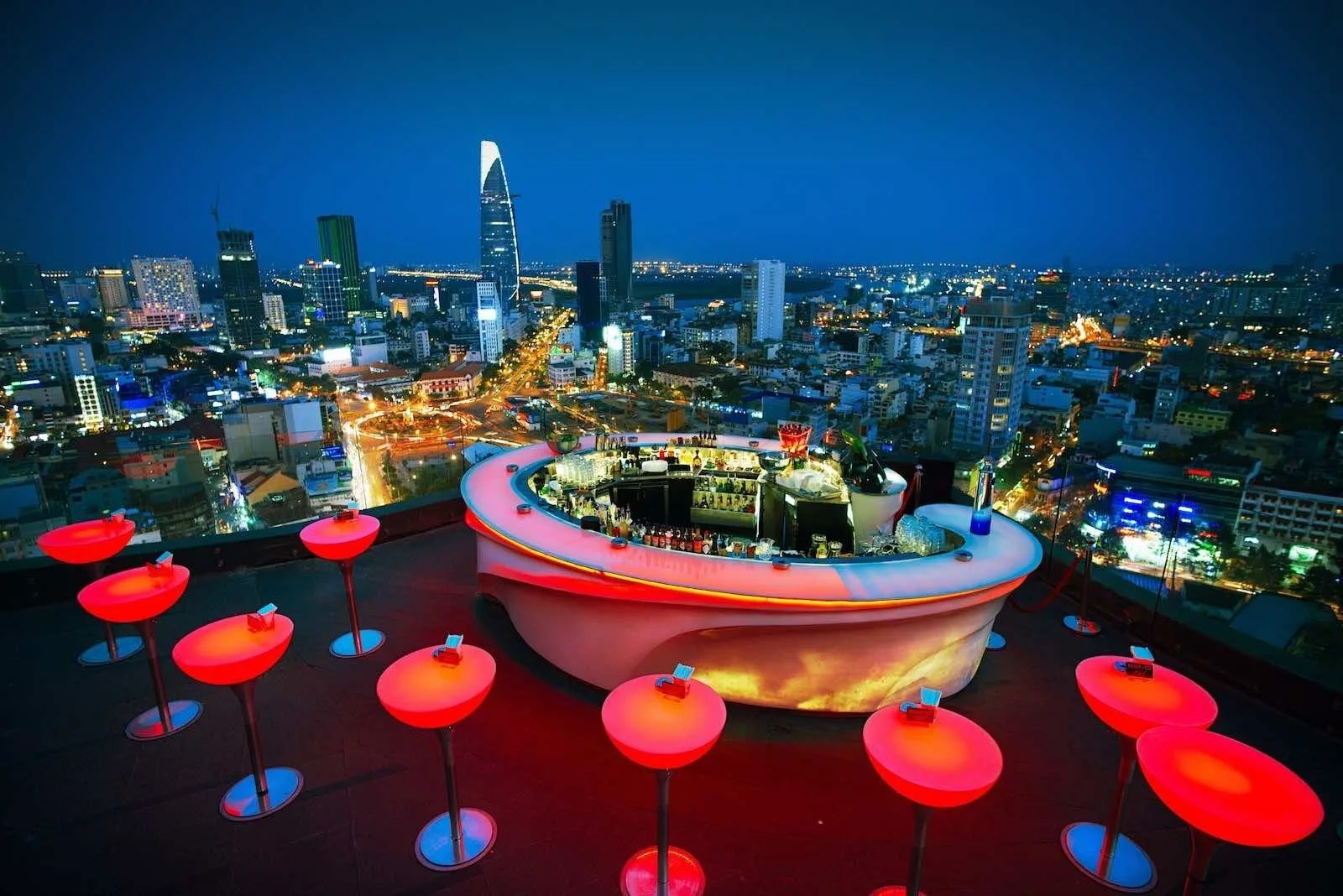 Chill-Sky-Bar-saigon