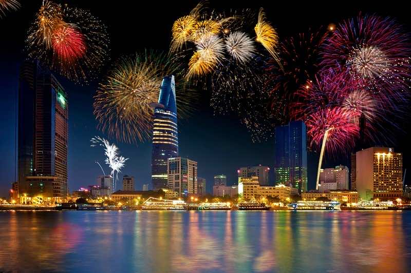 Enjoy-fireworks-saigon