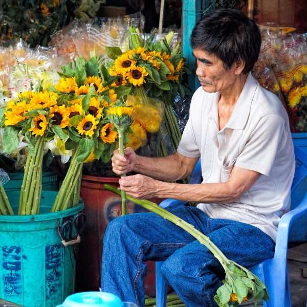 Ho-Thi-Ky-Flower-Market