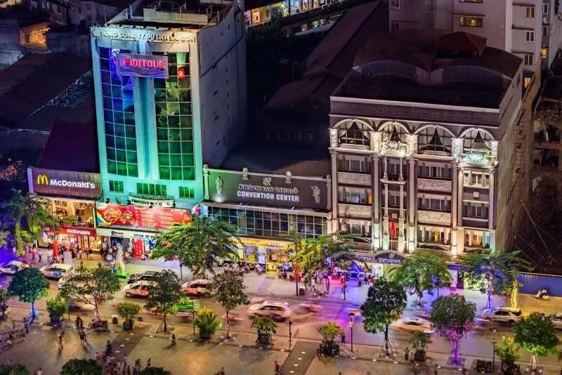 Nguyen-Hue-Walking-District