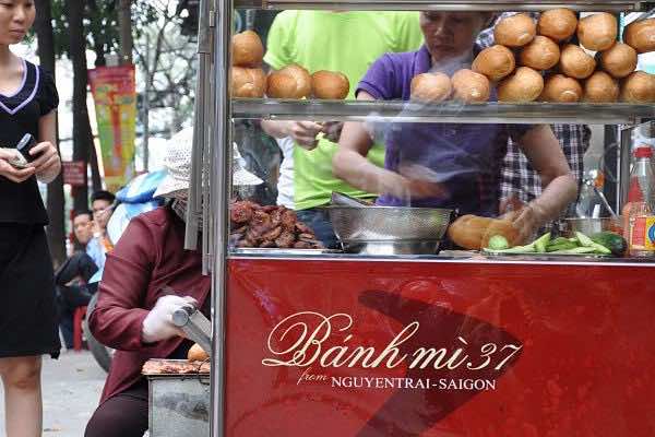 banh-mi-37-nguyen-trai-saigon