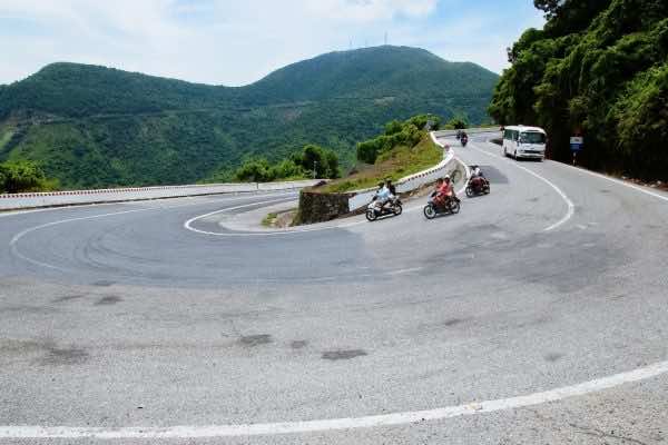 Traveling-motorbike-vietnam-3