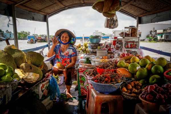attraction-mekong-delta-Cai-Be-Floating-Market