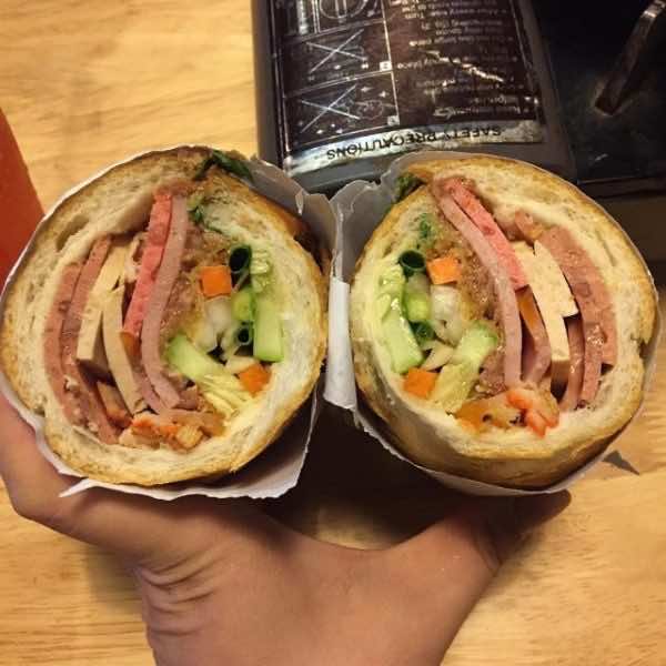 banh-mi-huynh-hoa-district1