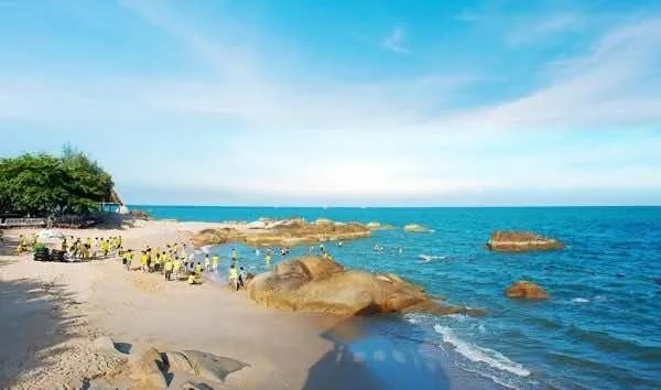 ho-tram-beach-nearby-Saigon