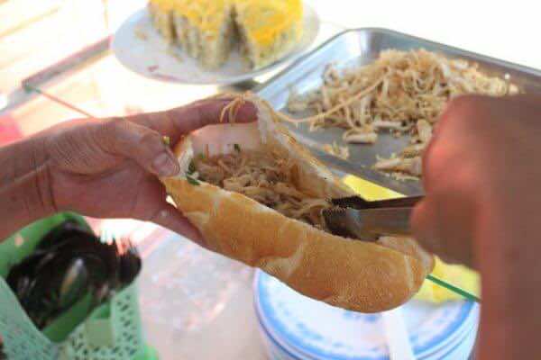 Banh-mi-bi-Shredded-pork-skin-bread-2