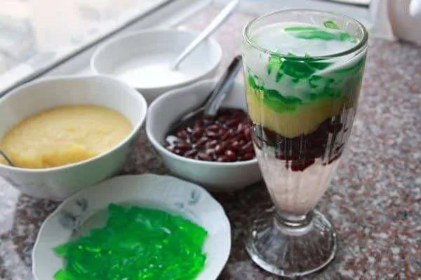 Che-ba-mau-Three-color-dessert