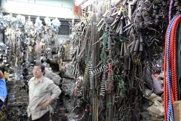 Cho-Dan-Sinh-War-Surplus-Market-in-Ho-Chi-Minh-City-6