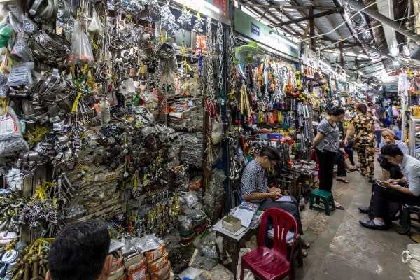 Cho-Dan-Sinh-War-Surplus-Market-in-Ho-Chi-Minh-City-7