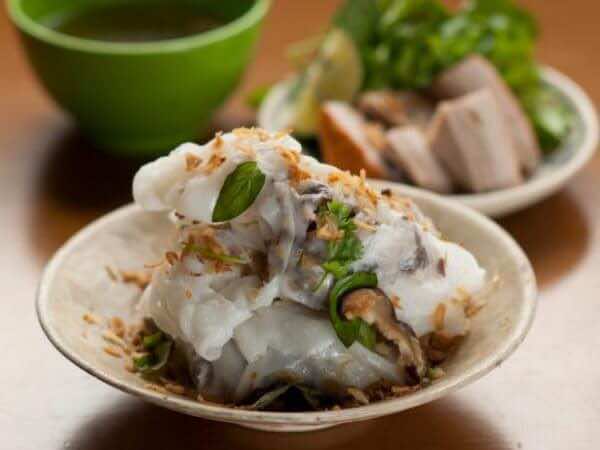 Banh-cuon-Vietnamese-steamed-rice-rolls
