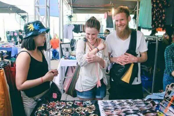 Bargaining-in-Vietnam-2
