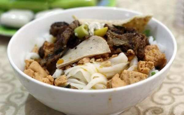Com-chay-pho-bun-Vegetarian-rice-noodles-2