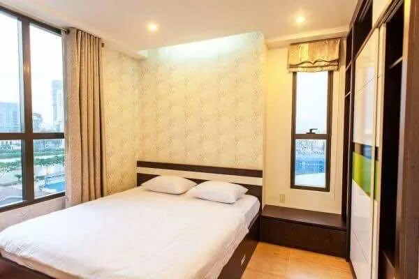 Edge-Pool-Apartment-2