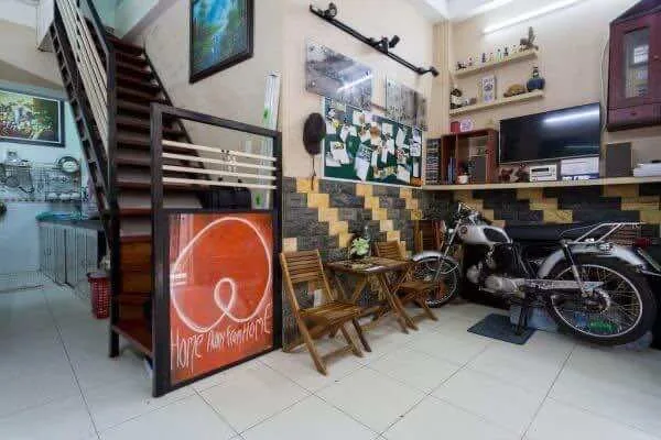 Homestay-by-the-Canal-2