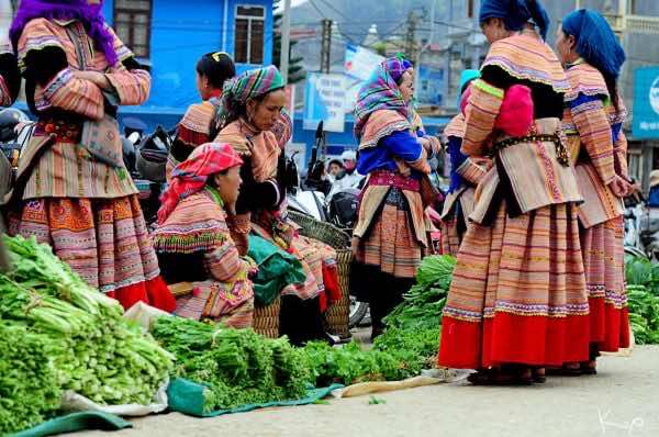 Paying-a-visit-to-local-markets-in-Vietnam-3