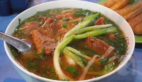 Pho-bo-sot-vang-Vietnamese-beef-stew-in-red-wine