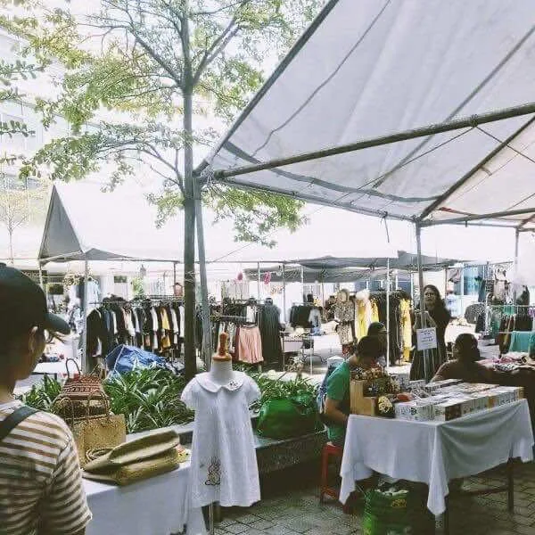 Saigon-Flea-Market-1