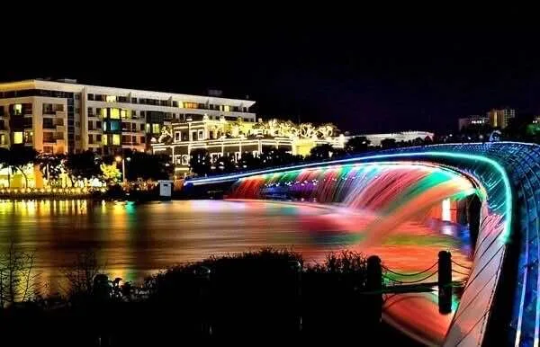 The-Crescent-Lake-and-Starlight-Bridge-2