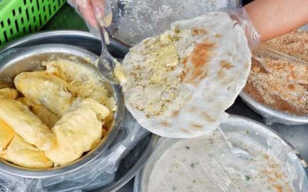 Xoi-banh-phong-sau-rieng-Durian-sticky-rice-1