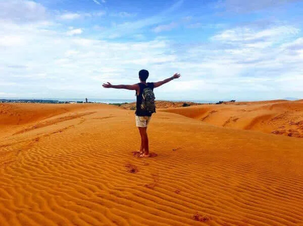 Climb-Mui-Ne’s-red-sand-dunes-2