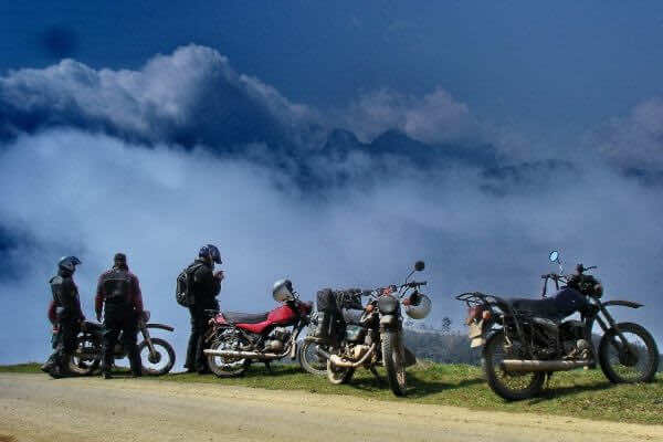 Drive-a-motorbike-from-Hanoi-to-Ho-Chi-Minh-City-2