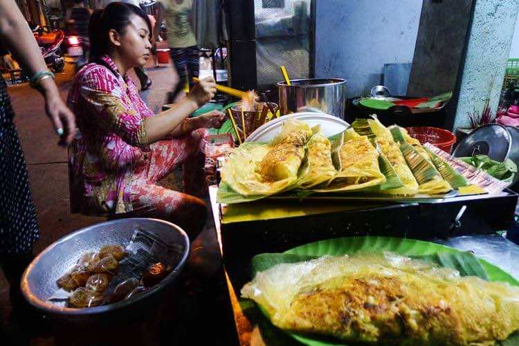 Enjoy Vietnamese street food