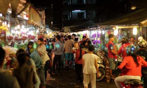 Ho-Thi-Ky-night-market