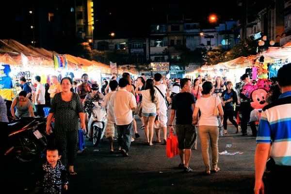 Tay-Do-night-market-Can-Tho-1